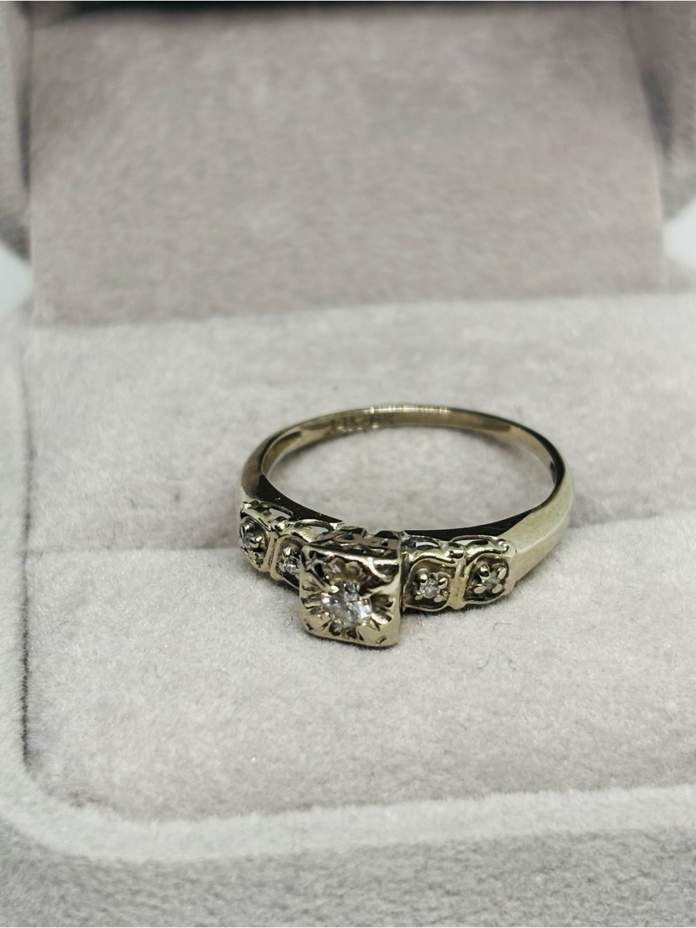14K White Gold Diamond Ring, size 6